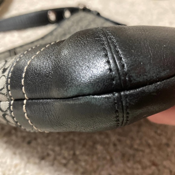 COACH F10944 BLACK, GRAY SIGNATURE PRINT CROSSBODY - Picture 14 of 15